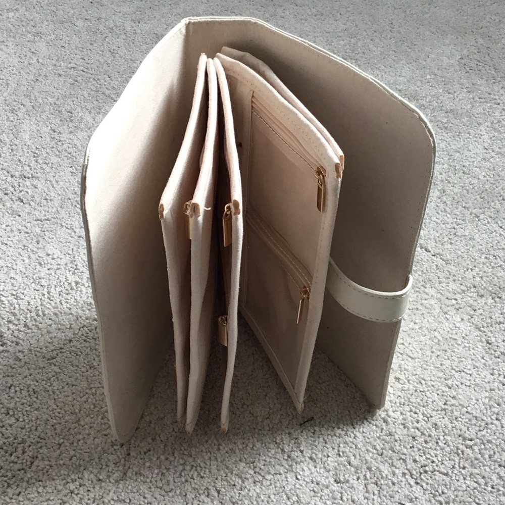 Cream Organizer Jewelry Case